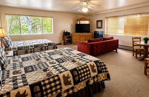 Greer Cabin | Edelweiss Resort and Restaurant