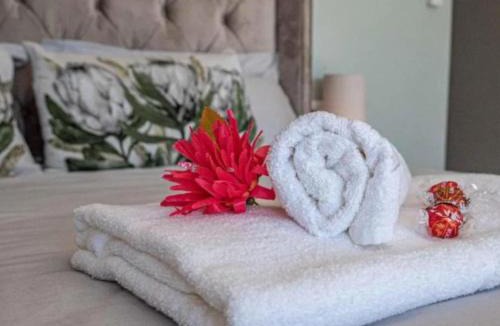 La Lucia House | Ekuthuleni Modern Christian Guesthouse with seaview