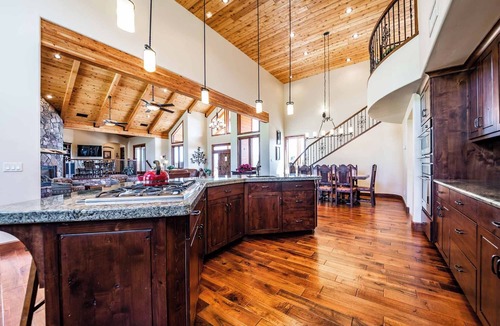 Fort Valley House | "El Rancho" The Grand House with Snowbowl Vistas w/AC