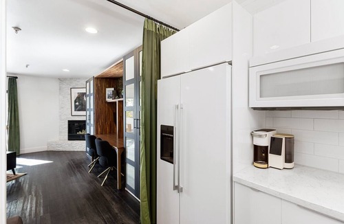 Brown and Stetson Business Condo | Elegant 3BR Retreat | Walk to Old Town Bars | Free Parking