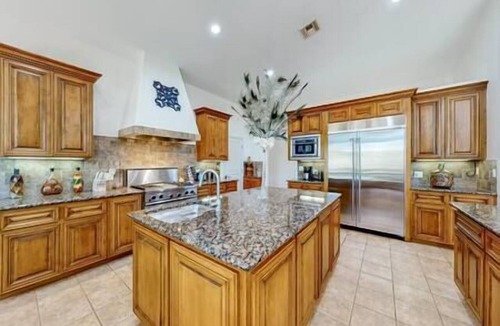 Hidden Valley Ranch House | Elegant Cabin Among the Pines-Views, Near Downtown, Hiking