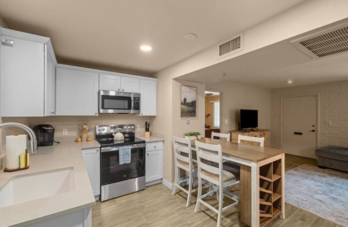 Green Valley Condo | Elegant Green Valley Villa 55+