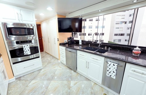 Miraflores Condo | Elegant Ocean view apartment in fabulous Miraflores with in Marriot's location.
