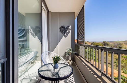 Umhlali Apartment | Elegant Studio Suite in Ballito with Rooftop Pool