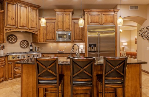 Las Sendas House | ELEGANT: TVs All BRs, Htd POOL, Hot Tub, Fire Pit, Theater w/Projector