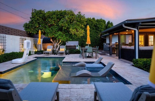 Village Grove House | Elevated Old Town Scottsdale Pool Spa Sauna Gym