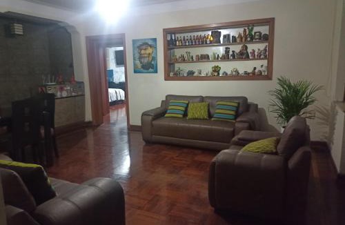 Magdalena del Mar House | Eli Travelers House