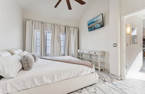Val Vista Lakes Condo | Elite Lakeside Oasis in Gilbert