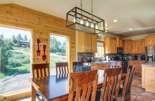 Long Valley Junction Cabin | Elkridge Cabin! With AC, Tesla charger, dog friendly