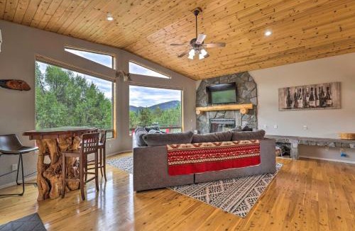 Payson House | 'Elkwood Lodge' Cabin w/Hot Tub in Star Valley!