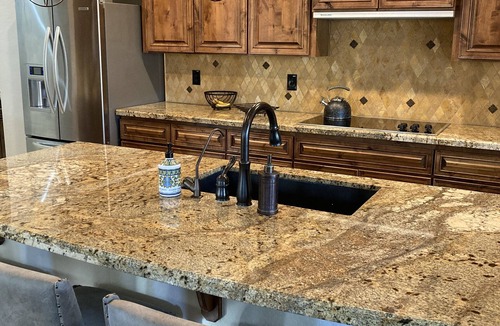 Encanterra House | Encanterra is nestled between the San Tan Mountains in a resort style community.