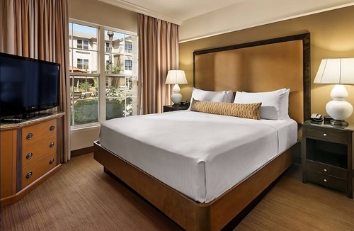 Gainey Village Villas Hotel | Enjoy a Hassle-Free Stay! w/Pool, Short Drive to OdySea Aquarium, Pet-Friendly!