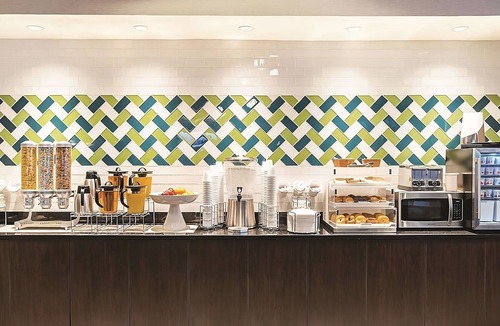 Ahwatukee Foothills Hotel | Enjoy Complimentary Breakfast from the Comfort of a Spacious Room