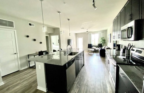 Downtown Apartment | Enjoy our luxury 1 bedroom loft with fitness room and AC in charming Chandler