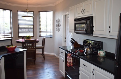Gilbert Condo | ENJOY THE SUN IN A RESORT STYLE COMMUNITY