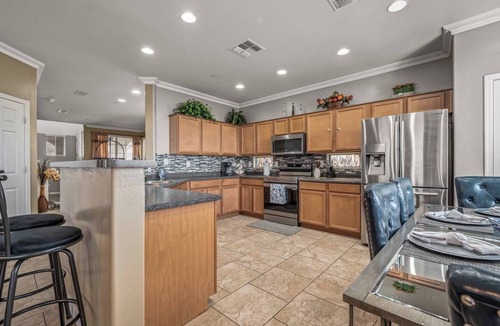 Coldwater Springs House | Entire Home 3 bedroom 2.5 bathroom in Avondale Arizona