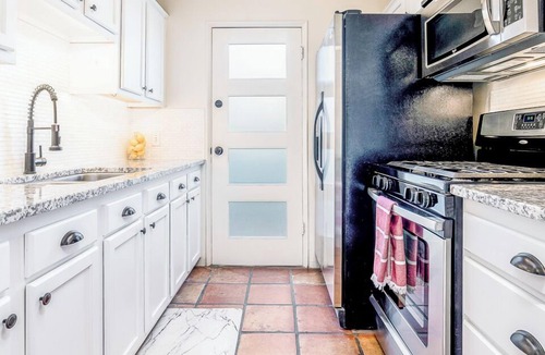 Samos House | Entire Home, Central Tucson Near UofA Campus and downtown Tucson