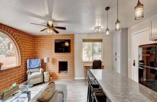 Oro Valley House | Entire Mountain View guesthouse hosted by Karen. New Pickleball Ct on property.