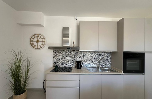 Bomerano Apartment | Entire Residence with 3 Apartments, Mountain View, Wi-Fi and Air Conditioning