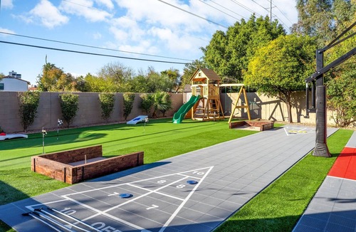 Paradise Park Vista House | Epic Family Getaway | Sport Court | Heated Pool