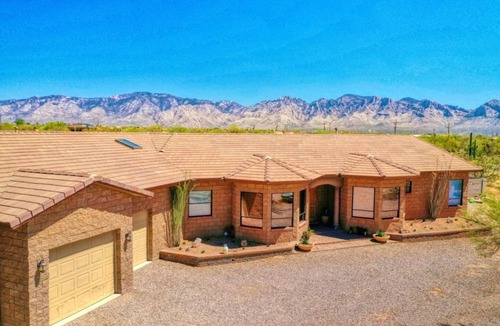 Tucson House | Event Ready Roomy Tucson Home with Private Pool