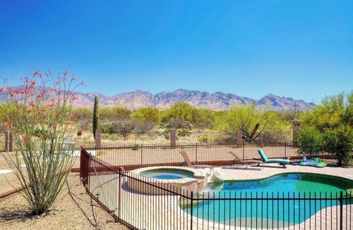 Tucson House | Event Ready Roomy Tucson Home with Private Pool