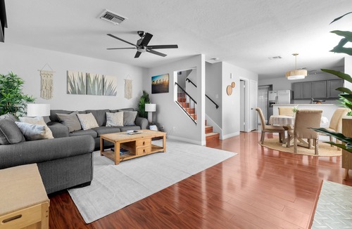 Chandler House | Excellent Chandler Townhouse! Close to Downtown Chandler with Community Pool!