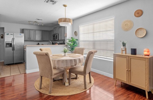 Chandler House | Excellent Chandler Townhouse! Close to Downtown Chandler with Community Pool!