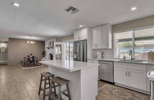 Country Meadows House | Exclusive retreat- Heated pool & BBQ grill