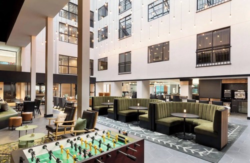 Brookline Hotel | Explore and Unwind in a Beacon Street! Close to Coolidge Corner Theatre