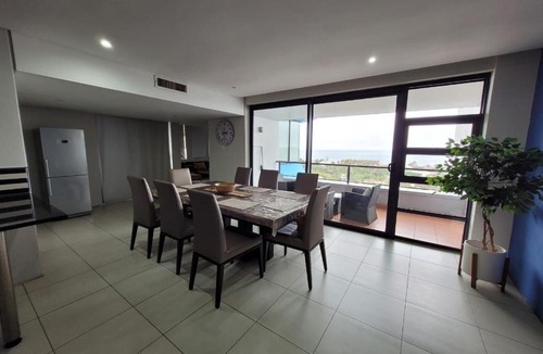 Durban Point Apartment | Exquisite 6 Sleeper - With Sea Views across Ushaka