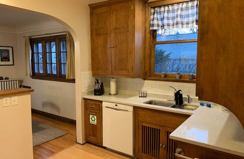 Fulton House | Fab location at 50th and France