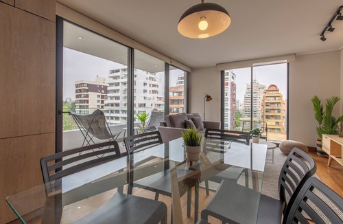 Santiago Apartment | Fabulous 2-bedroom apartment with AC in vibrant Las Condes