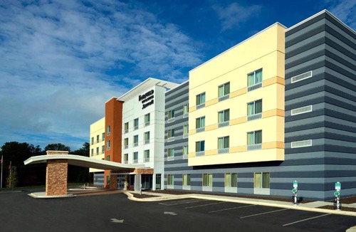 Flat Rock Hotel | Fairfield Inn & Suites by Marriott Hendersonville Flat Rock