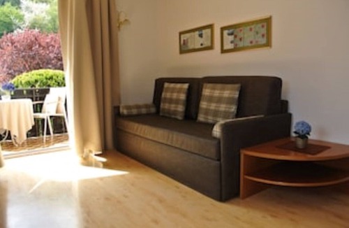 Nalles Apartment | Family apartment great view to the spacious garden, playground parking lot&WLAN