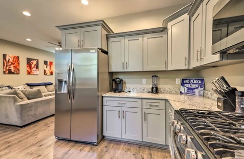 Flagstaff House | Family friendly 4 bedroom townhome with attached 2 car garage & summertime A/C!
