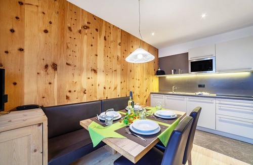 Santa Valburga Apartment | Family-Friendly Holiday Apartment 'Residence Kalchgruberhof Bergzirbe' with Lake View & Wi-Fi