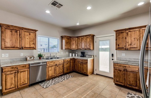 Golden Springs House | Family-Friendly Luxury ~ Superstition Mtn Desert Escape, No Stairs, New Remodel