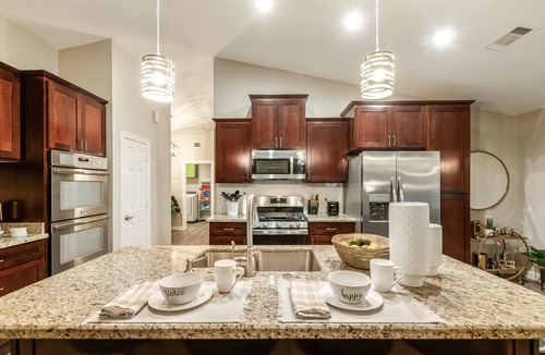 South Mountain House | Family Getaway! Sleeps 12, Pool, Playground, Game Room