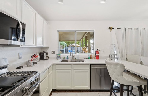 Chandler House | Family House/Spa/Pool Table/Mini Golf in Chandler , 5 MINUTES to INTEL !