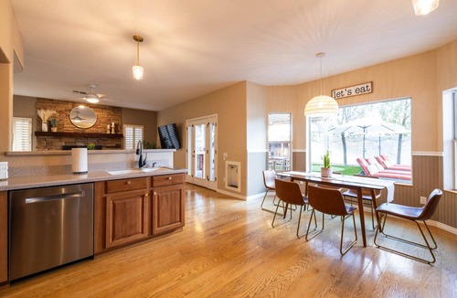 Val Vista Lakes House | Family Poolside Fun, Golf & Games!