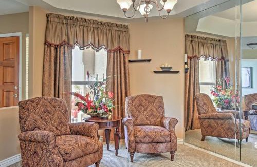 Arrowhead Ranch House | Family Retreat with Putting Green about 6 Mi to Peoria!