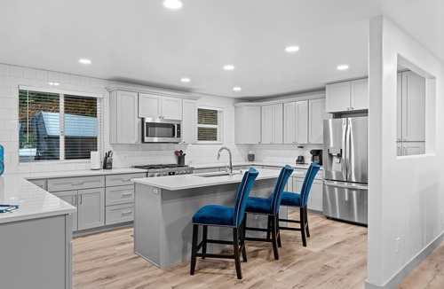 Olympus Cove Villa | Family Ski Oasis 7BR 16-Person Spa Mins to Skiing by RedAwning