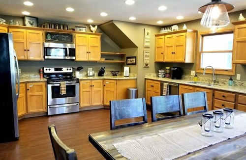 Whispering Pines House | Family Style Guest Home On the Creek in Payson, Arizona