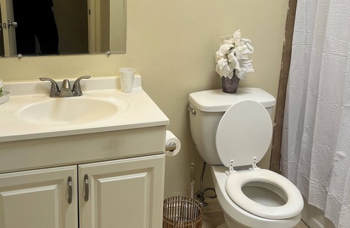 South Harrison House | Fantastic location in a quiet neighborhood, close to hiking, biking & shopping!