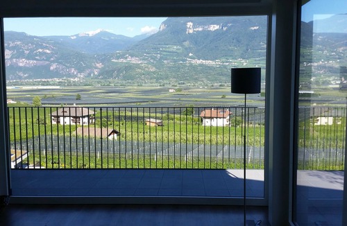 Tramin Apartment | Fantastic penthouse apartment with stunning views and large balconies