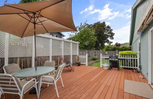 Hillsboro House | Fantastic Single Level Ranch Layout, Fenced Backyard w/Large Deck, New Decor and Furnishing
