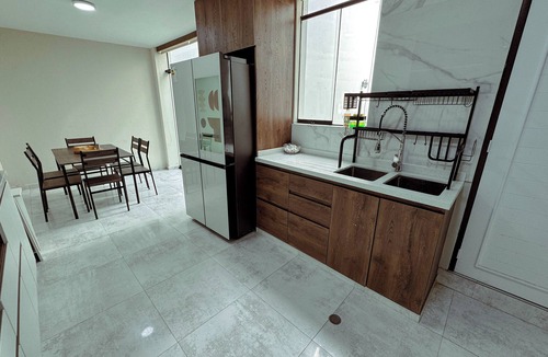Cerro Colorado District House | Fast Wifi, Jacuzzi, washer & dryer, bbq, 4br, High Security, stylishly designed