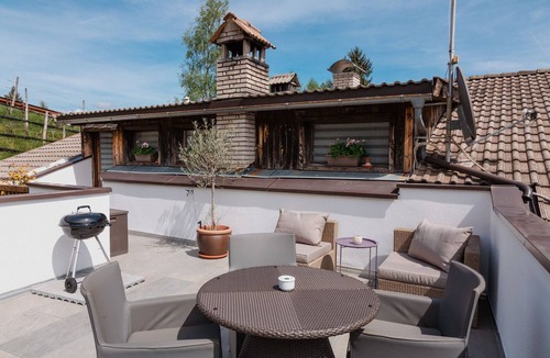 Vollan Apartment | Ferienwohnung mit Pool und Wunderschöne Terrasse mit Tolle Blick auf die Berge
