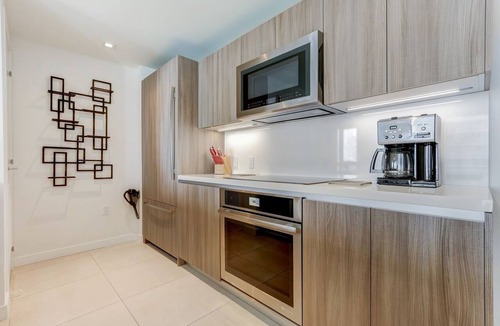 Central Beach Condo | FIFA Perfect | Tiffany Blanca:11th FL-Rooftop Pool-Gym-Walk to Beach